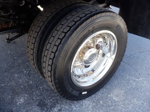 Used 2011 Ford F550 2WD Crew Cab Super Duty image 9