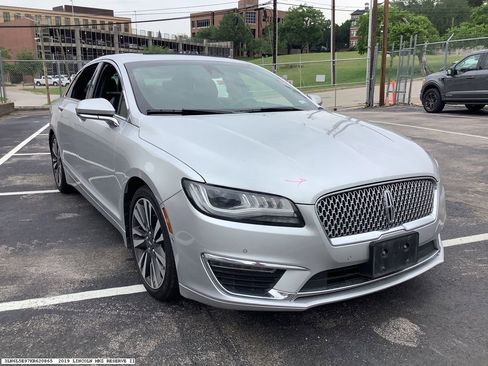Used 2019 Lincoln MKZ Reserve FWD image 4