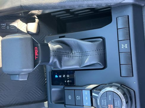 Used 2024 Toyota Tacoma TRD Off-Road image 38