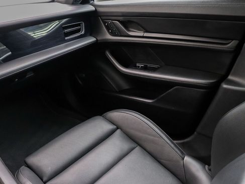 Used 2022 Porsche Taycan RWD image 16
