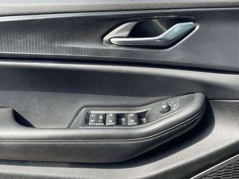 Used 2025 Jeep Grand Cherokee Altitude image 23