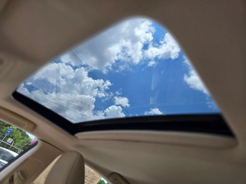 Used 2013 Lexus ES 350 w/ Luxury Pkg FWD image 7