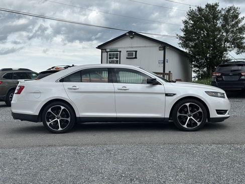 Used 2015 Ford Taurus SHO w/ Equipment Group 401A AWD/4WD image 2