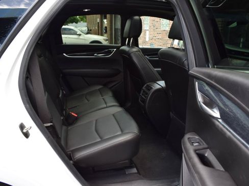 Used 2022 Cadillac XT5 Premium Luxury FWD image 37