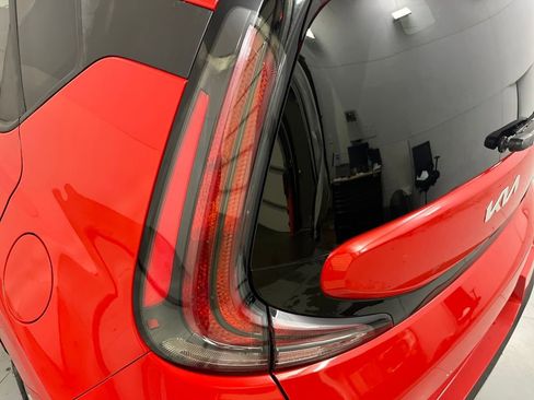 Used 2023 Kia Soul LX w/ LX Technology Package FWD image 42