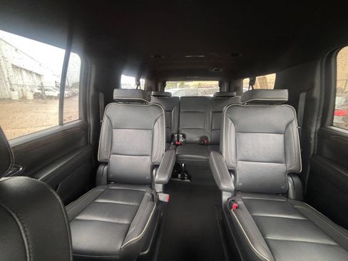 Used 2023 Chevrolet Suburban Premier RWD image 40