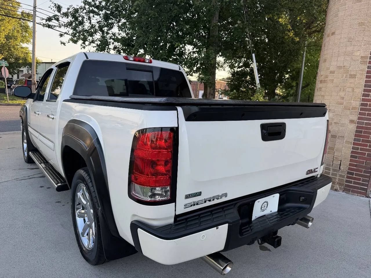 Used 2011 GMC Sierra 1500 Denali AWD/4WD image 11