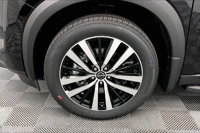 New 2025 Nissan Pathfinder Platinum w/ Lighting Package (N93) AWD/4WD image 12