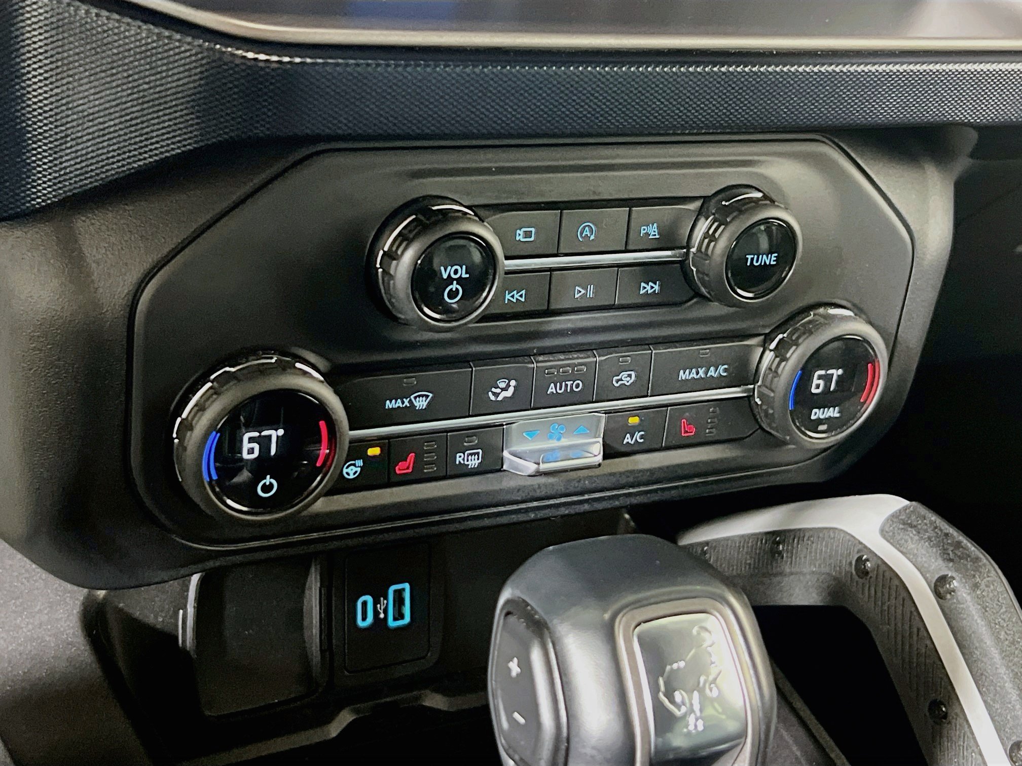 Used 2021 Ford Bronco First Edition AWD/4WD image 16