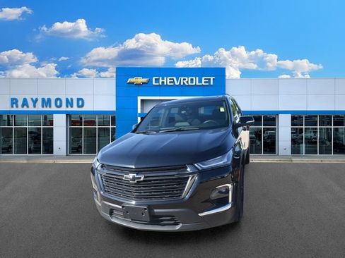 Used 2023 Chevrolet Traverse LT w/ Midnight/Sport Edition AWD/4WD image 7