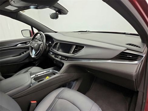 Used 2024 Buick Enclave Premium image 37