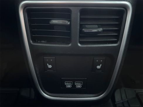 Used 2015 Dodge Charger R/T w/ Premium Group image 29