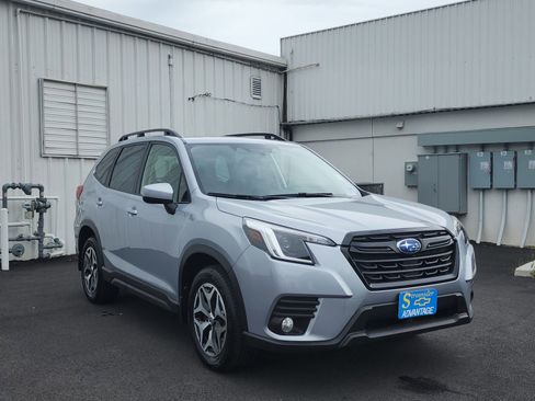 Used 2023 Subaru Forester Premium AWD/4WD image 7