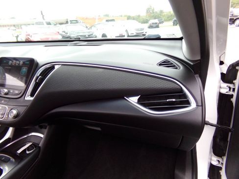 Used 2018 Chevrolet Malibu LT w/ Redline Edition FWD image 34