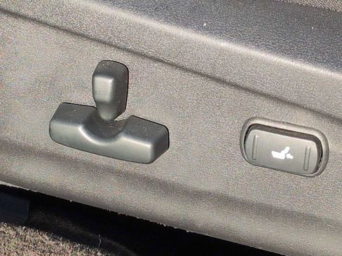 Used 2011 Subaru Legacy 2.5i Premium image 17