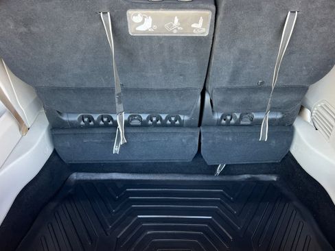 Used 2021 Chrysler Pacifica Touring w/ Uconnect Theater Family Group FWD image 18