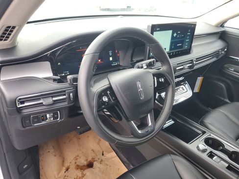 New 2026 Lincoln Corsair Premiere image 12