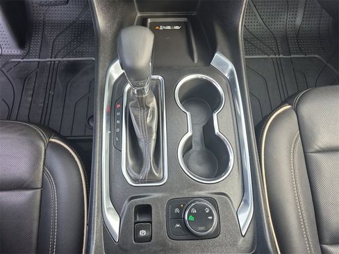 Used 2023 Chevrolet Traverse Premier w/ Redline Edition image 26