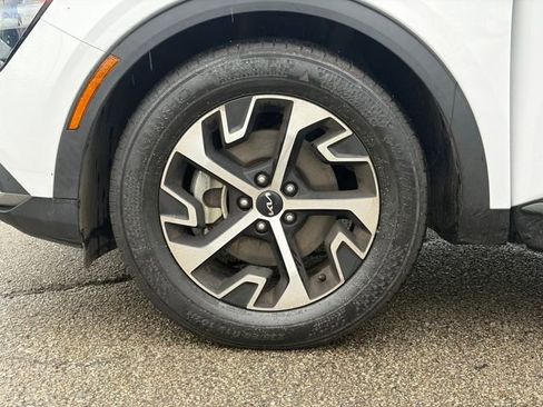 Certified 2023 Kia Sportage EX image 16