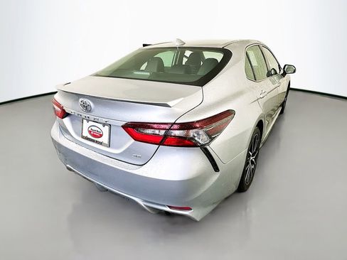 Certified 2022 Toyota Camry SE FWD image 5