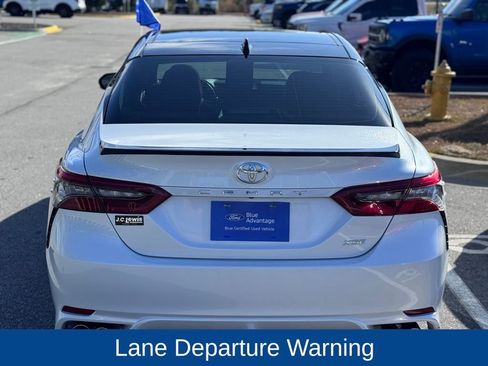 Used 2022 Toyota Camry XSE image 6