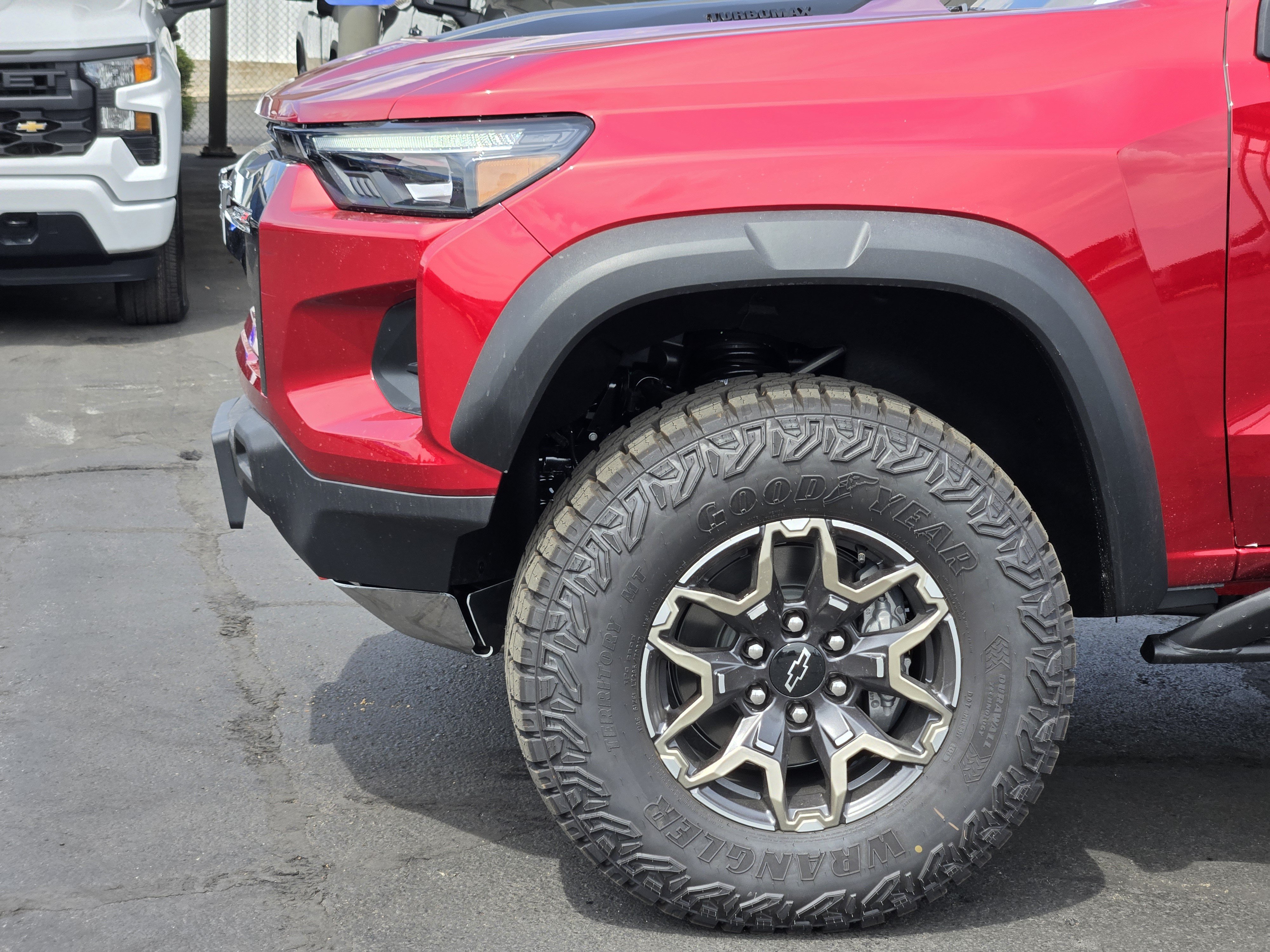 New 2026 Chevrolet Colorado ZR2 w/ Technology Package AWD/4WD image 5