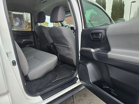 Used 2022 Toyota Tacoma SR5 image 15