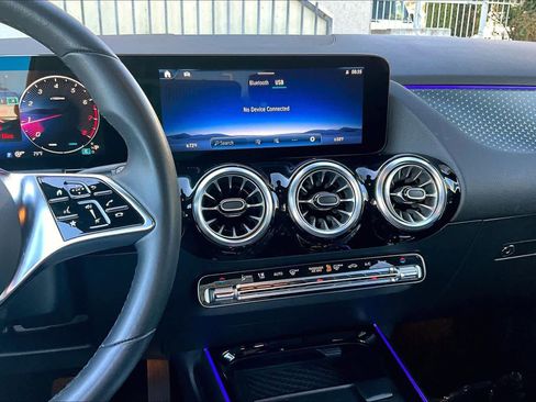 Used 2025 Mercedes-Benz GLA 250 image 6