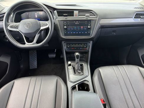 Certified 2023 Volkswagen Tiguan SE FWD image 20