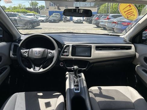 Used 2017 Honda HR-V EX image 12