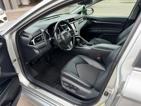 Used 2018 Toyota Camry SE image 10