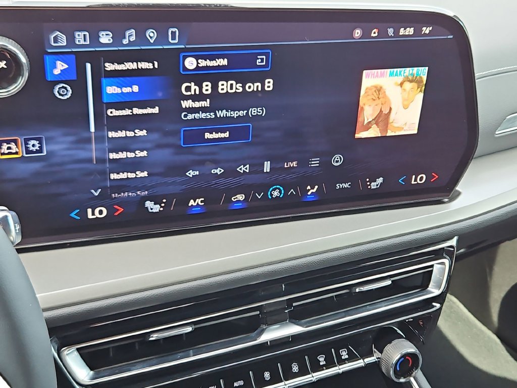 Used 2025 Chevrolet Traverse LT w/ Driver Confidence Package FWD image 18