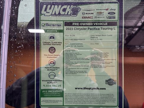 Used 2023 Chrysler Pacifica Touring-L FWD image 38