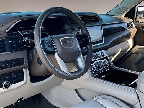 Used 2021 GMC Yukon XL Denali w/ Denali Ultimate Package image 13