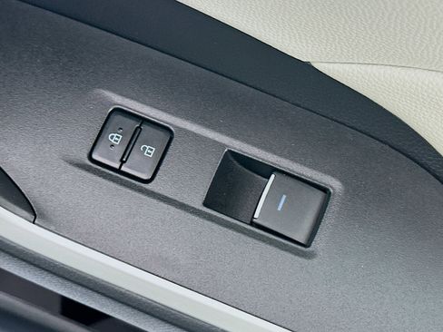 Used 2025 Toyota RAV4 XLE w/ Convenience Package FWD image 29