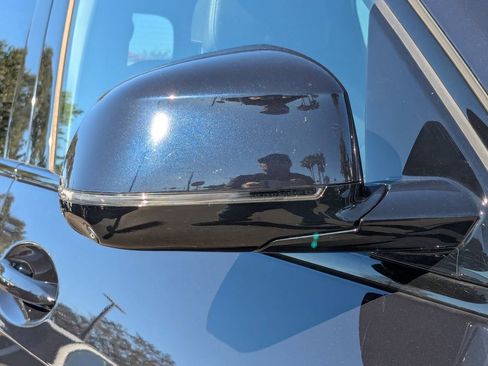 Used 2023 BMW X7 xDrive40i w/ M Sport Package image 26