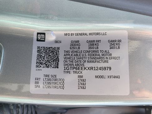 Used 2024 GMC Canyon AT4X image 16