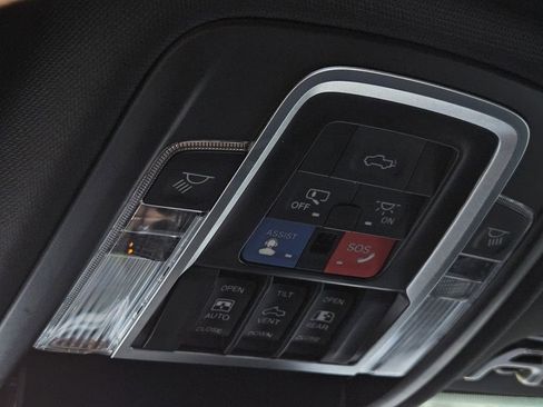 Used 2022 RAM 3500 Limited image 31