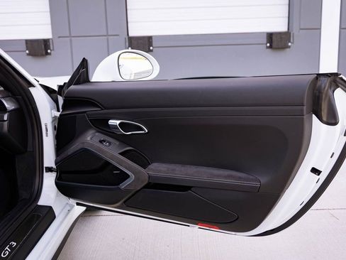 Used 2018 Porsche 911 GT3 image 28