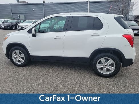 Used 2022 Chevrolet Trax LS w/ Tint and Cruise Package image 3