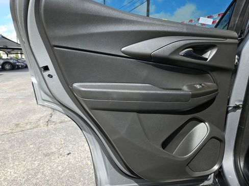 Used 2025 Chevrolet TrailBlazer LT AWD/4WD image 18