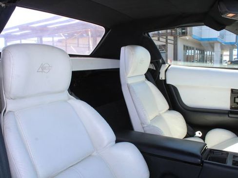 Used 1993 Chevrolet Corvette Convertible RWD image 12