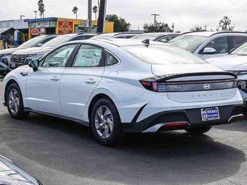 New 2026 Hyundai Sonata SE FWD image 4