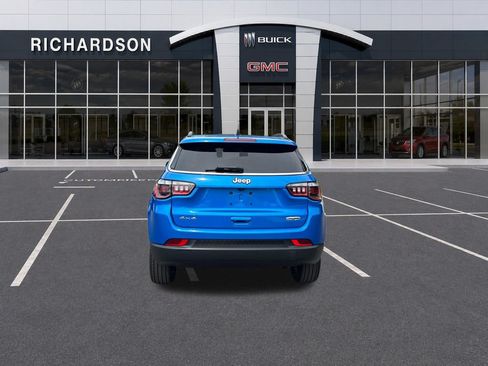 Used 2022 Jeep Compass Latitude AWD/4WD image 4