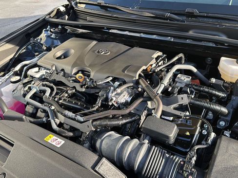 Used 2025 Toyota Camry XLE image 32