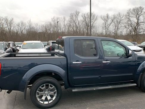 Used 2019 Nissan Frontier SL image 6