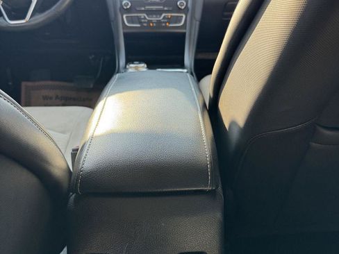 Used 2019 Ford Fusion SE w/ Equipment Group 151A FWD image 16