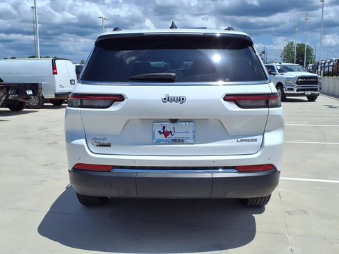 Used 2024 Jeep Grand Cherokee L Laredo AWD/4WD image 7