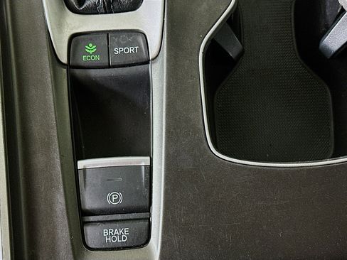 Used 2018 Honda Accord Sport image 24