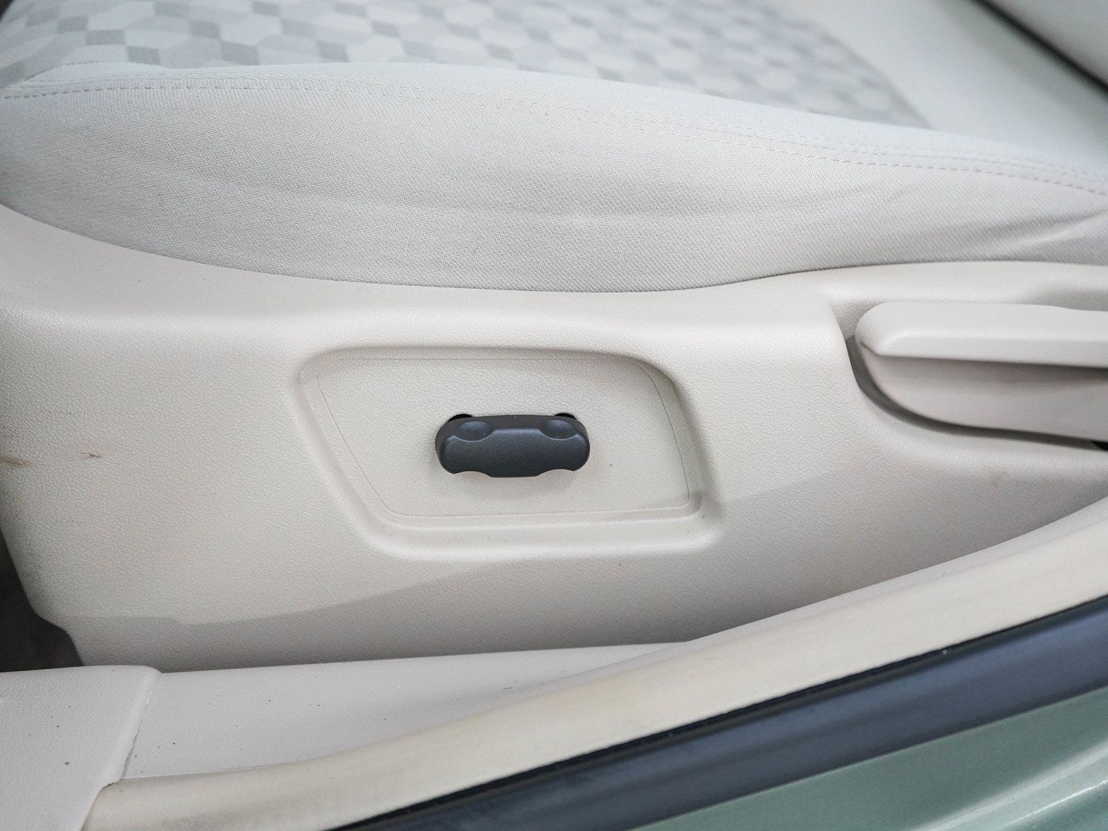 Used 2005 Chevrolet Malibu LS w/ Preferred Equipment Group FWD image 25